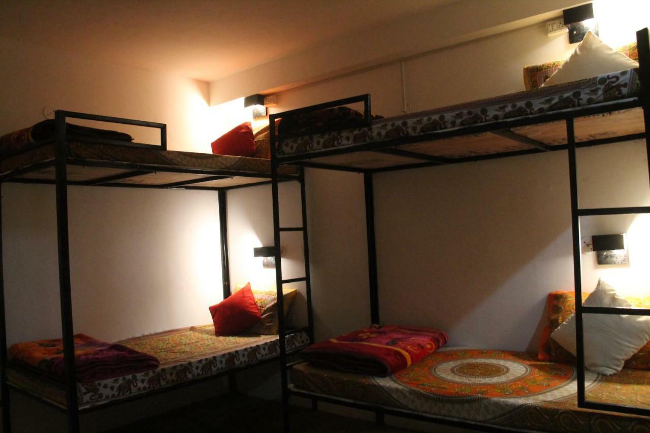 Bros Hostel Manali エクステリア 写真